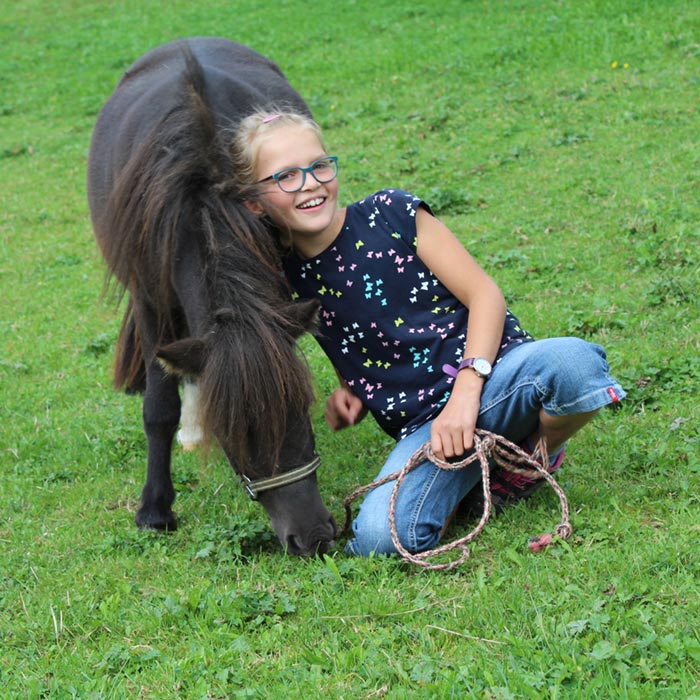Ponyreiten für Kinder im Oberallgäu auf dem Ferienhof